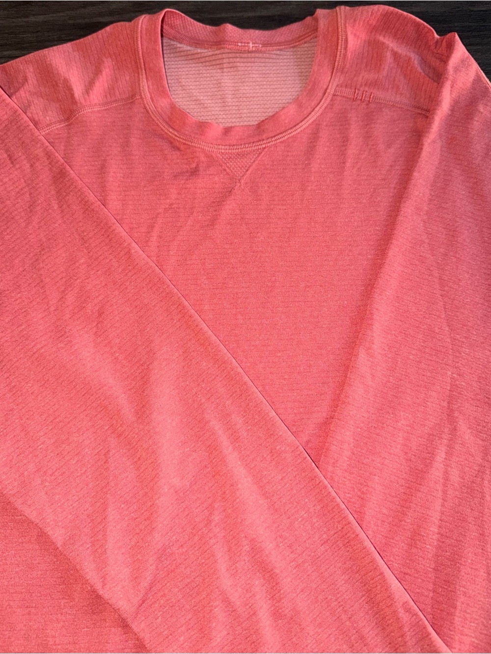 Women’s Lululemon coral long sleeve athletic shirt